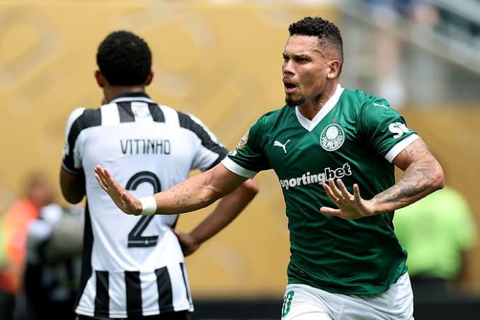 Craque do jogo: Paulinho, camisa 10 